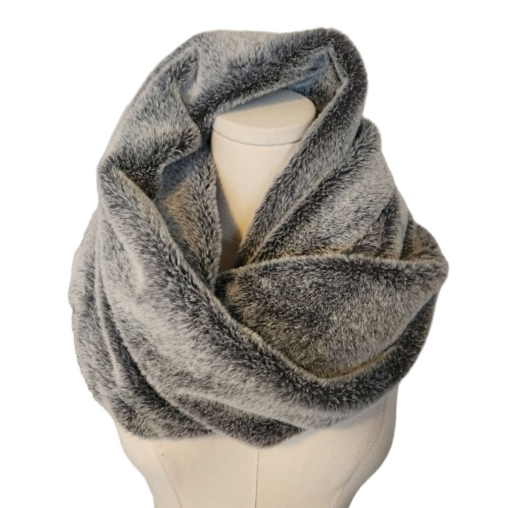 Greyβfaux fur infinity scarf